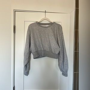 Aritzia TNA airy fleece cropped sweatshirt • small • gray